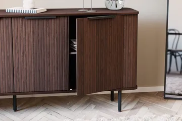 Kopparbo Sideboard med Förvaring Ribbad - Mörkbrunt / Valnöt / Trä - Products - Förvaring - Förvaringsmöbler - Sideboard & skänk