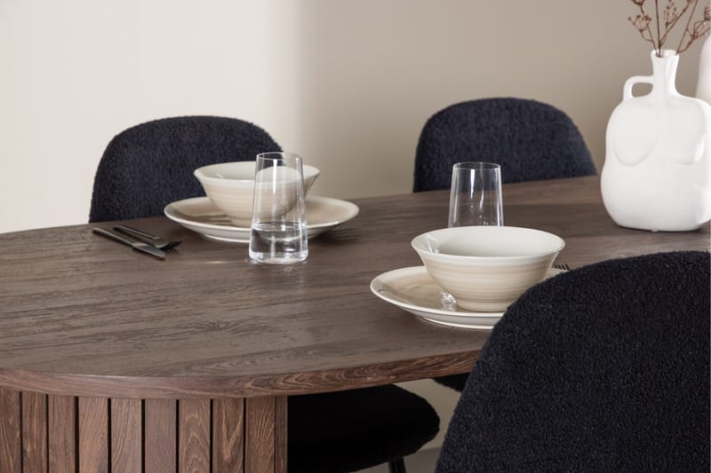 Härön Matgrupp 200 cm Oval med 4 Polar stolar - Mocca/Svart - Products - Möbler - Bord & matgrupp - Matgrupp