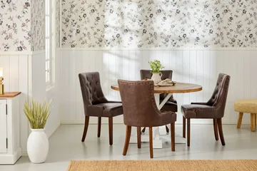 Lyon Matgrupp Rund med 4 st Tuva Fåtölj Konstläder - Trä/Vit/Svart PU - Products - Möbler - Bord & matgrupp - Matgrupp