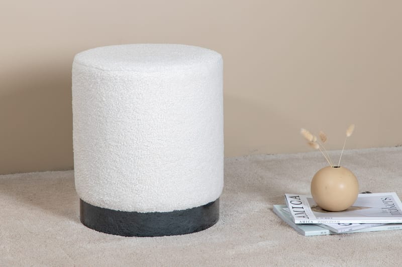 Benji Sittpuff - Benvit - Products - Möbler - Fåtölj & stolar - Pall & puff - Sittpuff