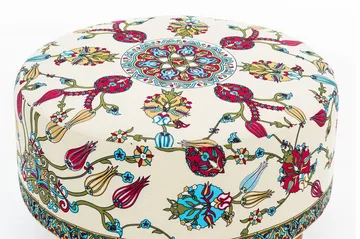 Cerasolo Sittpuff Rund - Sammet/Beige/Röd/Natur - Products - Möbler - Fåtölj & stolar - Pall & puff - Sittpuff