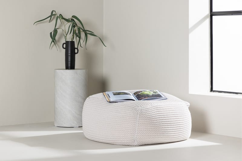 Luca Sittpuff - Cream - Products - Möbler - Fåtölj & stolar - Pall & puff - Sittpuff