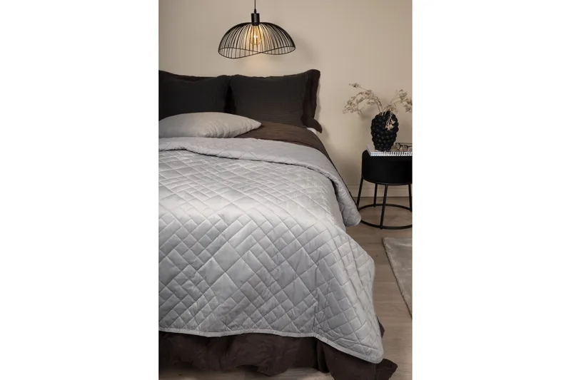 Jilly Överkast 260x260 cm - Ljusgrå - Products - Textil & mattor - Sängkläder - Överkast - Överkast dubbelsäng