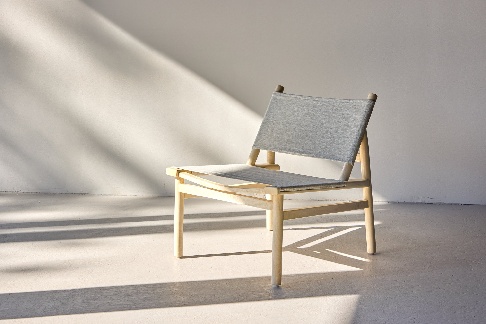 Milo Loungefåtölj - Natur/Grå Milo Loungefåtölj - Natur/Grå