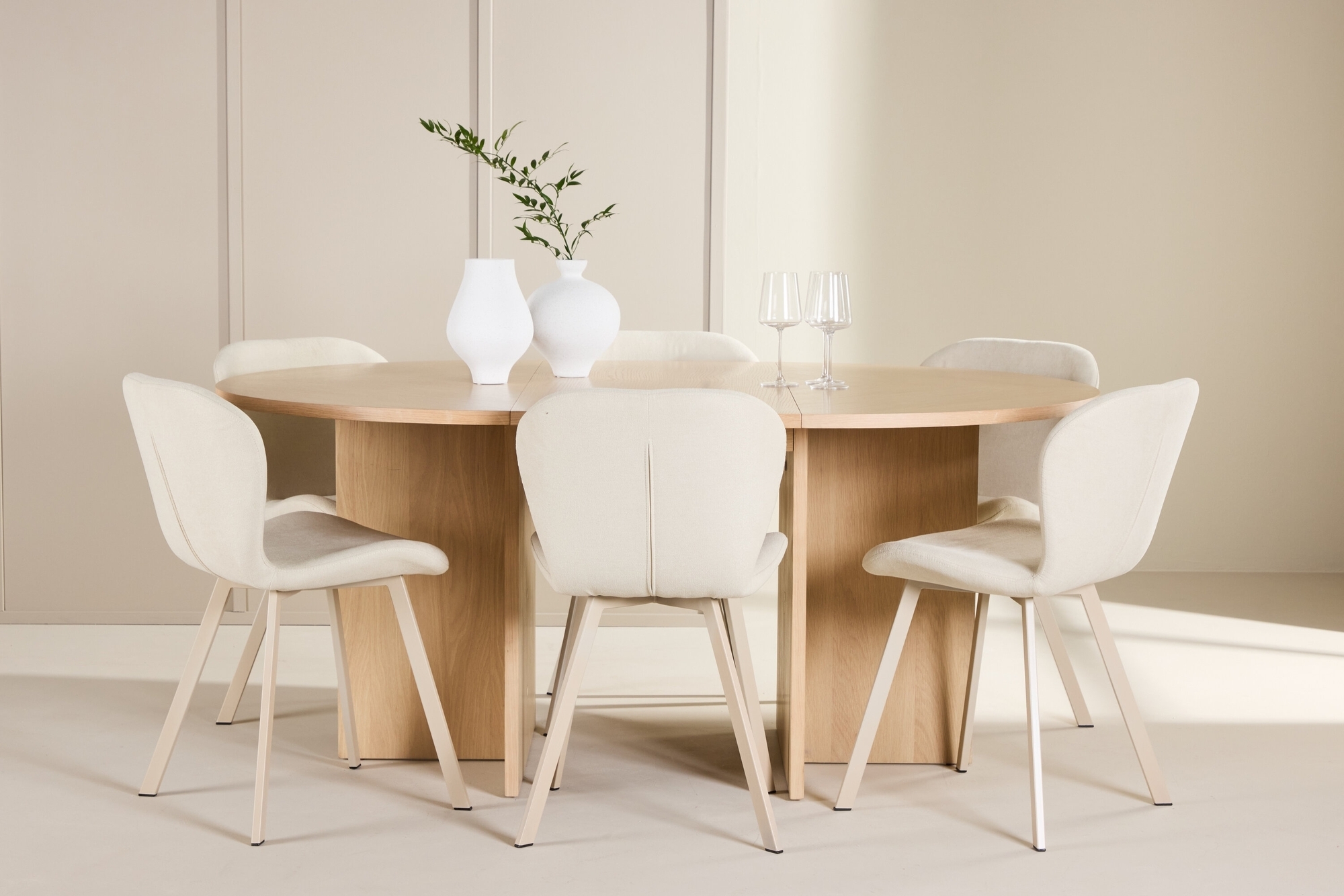 Matbord Strada med 6 st Lilja stolar - Beige/whitewash