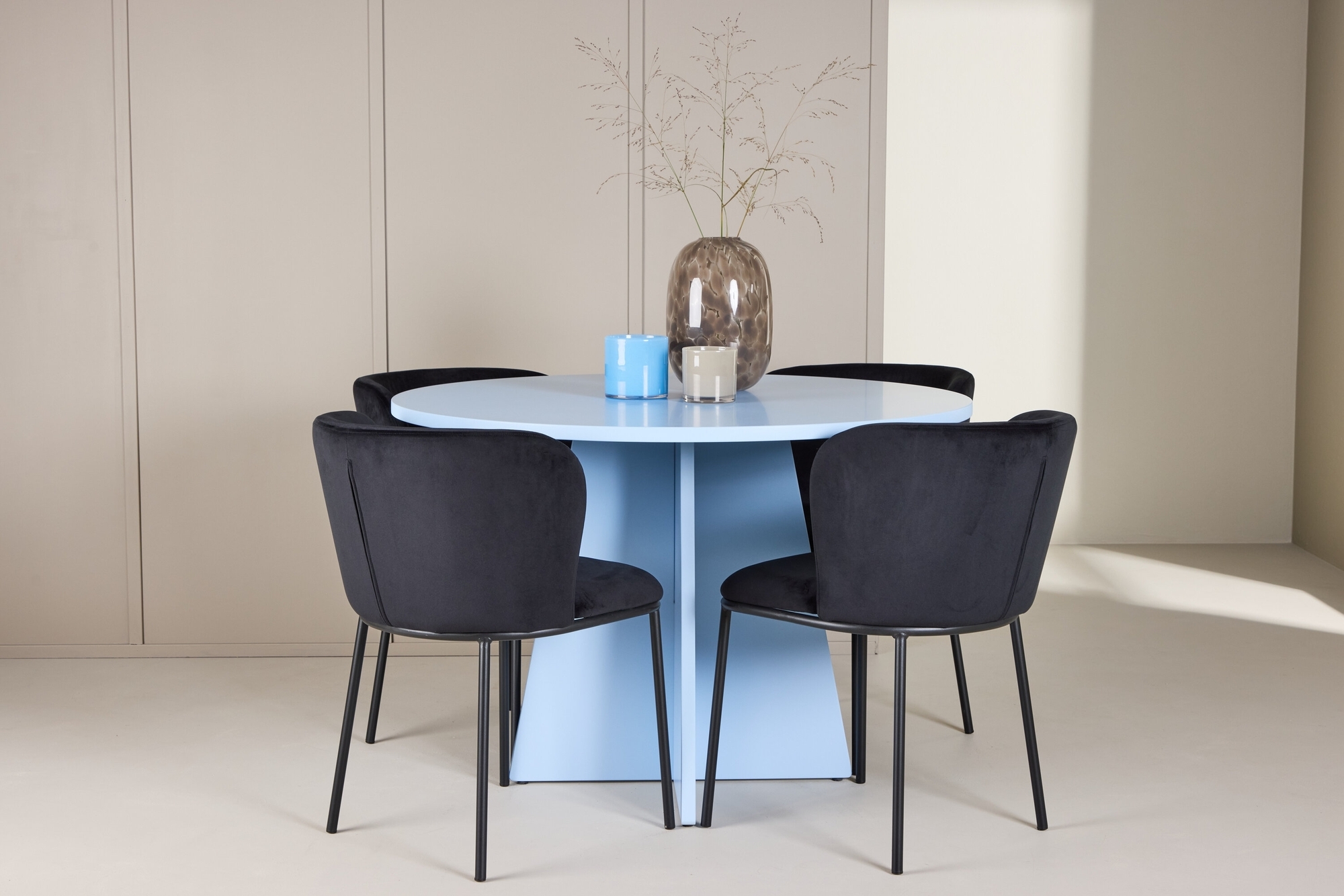 Matbord Bootcut med 4 st Edina stolar - Svart/bl� + 4.00 x Stolsdyna