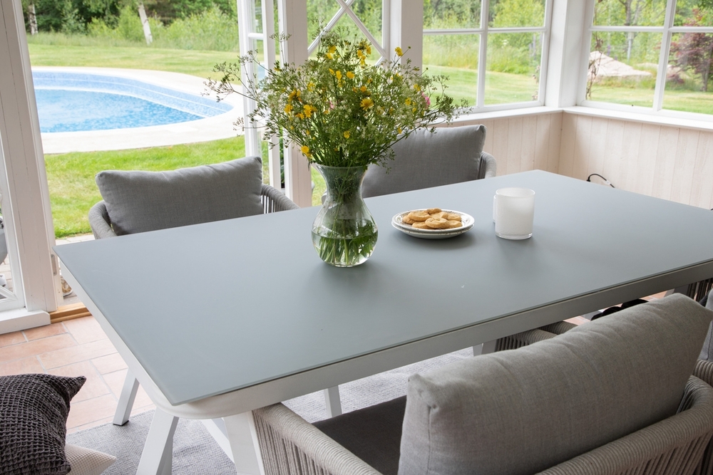 Virya utematgrupp med 4 st Virya stolar - Grå/Vit Virya utematgrupp med 4 st Virya stolar - Grå/Vit