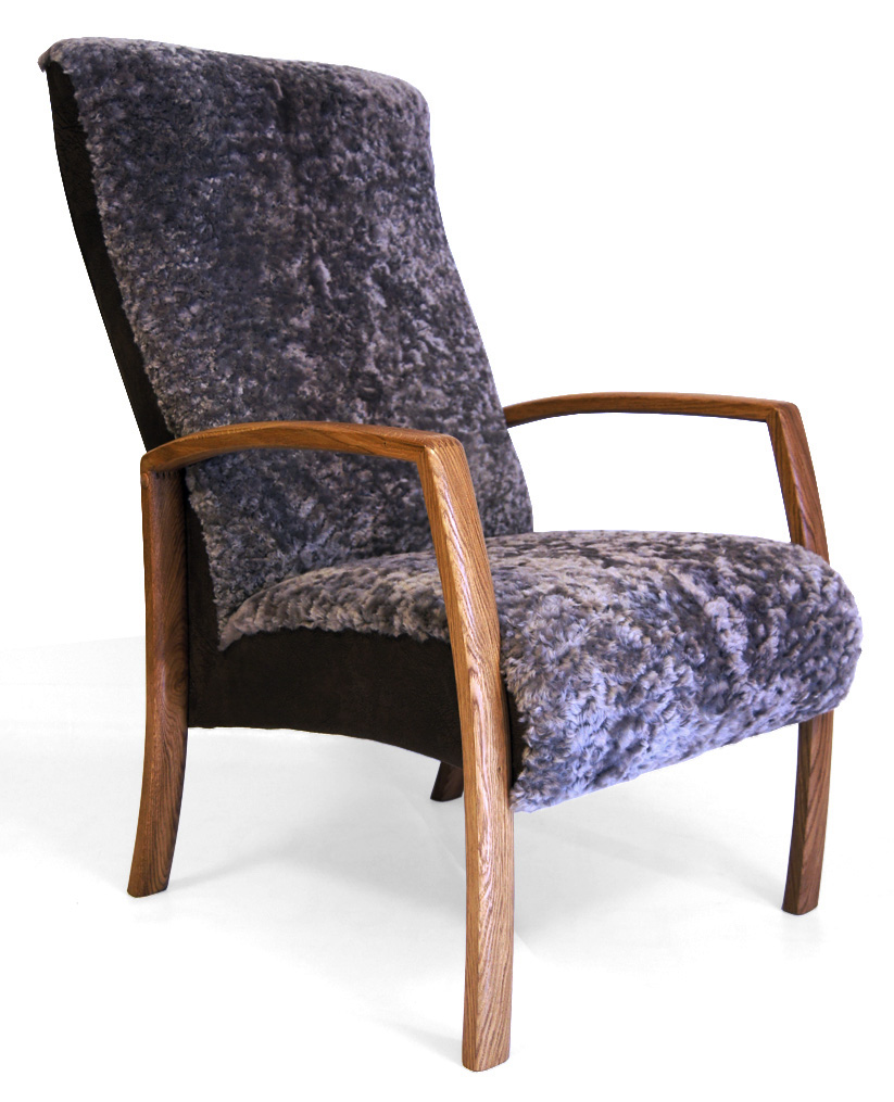 Sune fauteuil in geolied eikenhout - Lichtgrijze schapenvacht + Sune fauteuil in geolied eikenhout - Lichtgrijze schapenvacht +