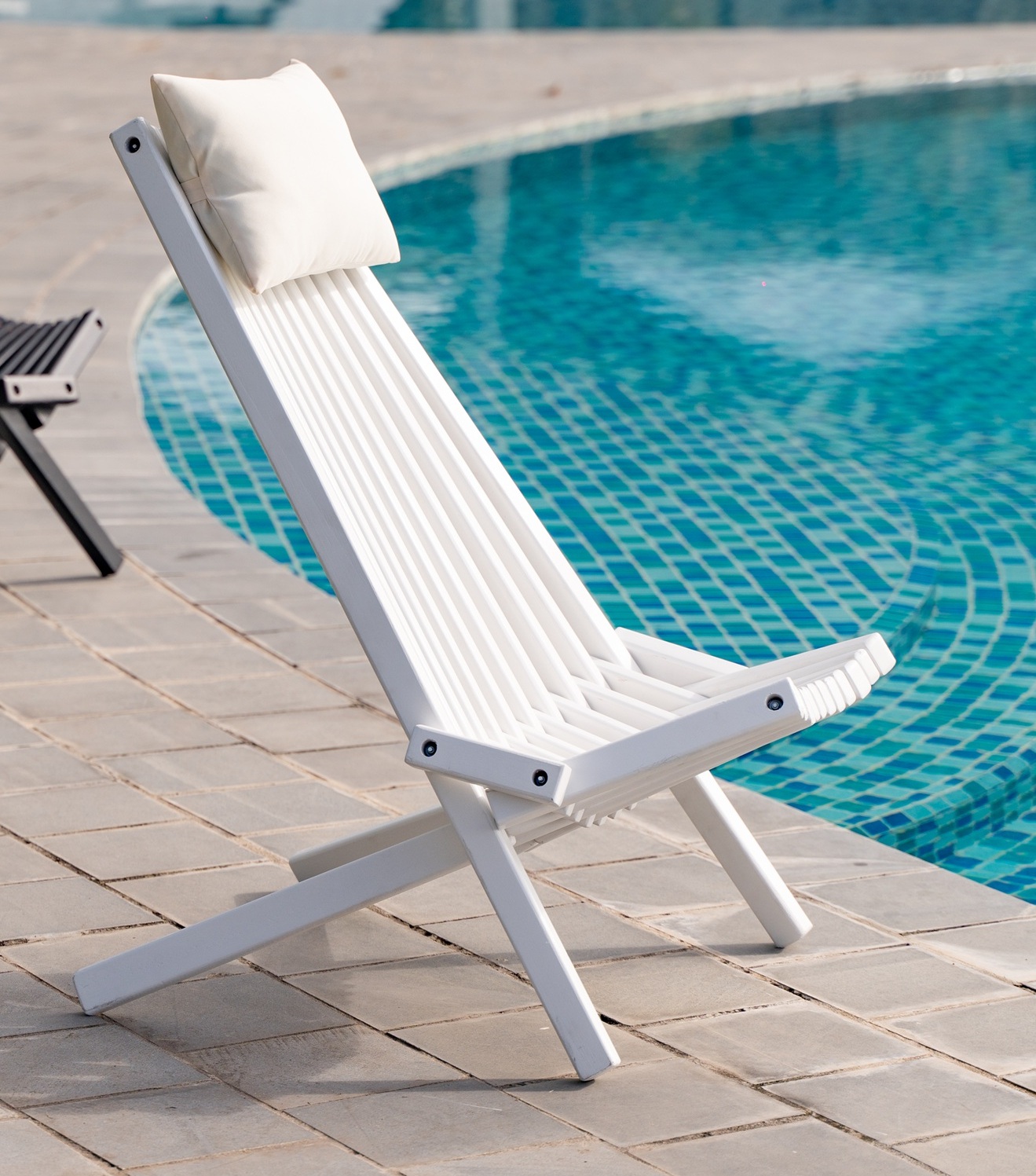 D�ckstol vit med nackkudde