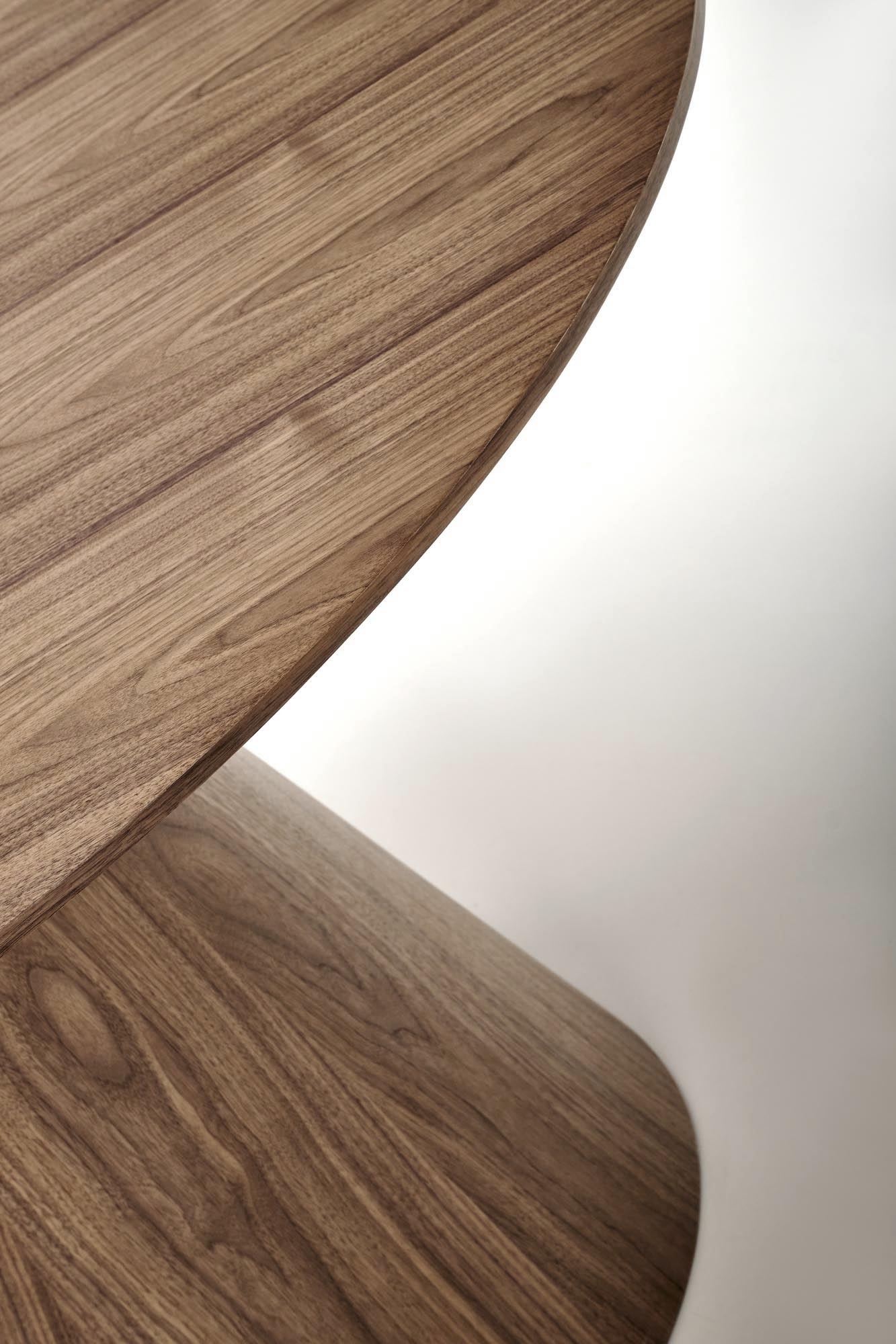 Runt matbord i valnöt - Float Runt matbord i valnöt - Float