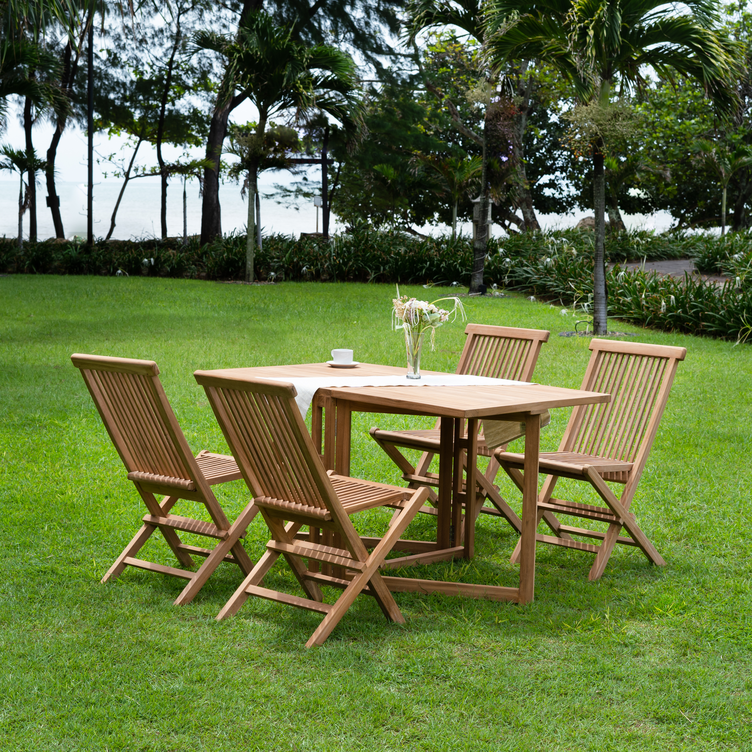 Saltö utematgrupp klaffbord med 4 st matstolar - Teak Saltö utematgrupp klaffbord med 4 st matstolar - Teak