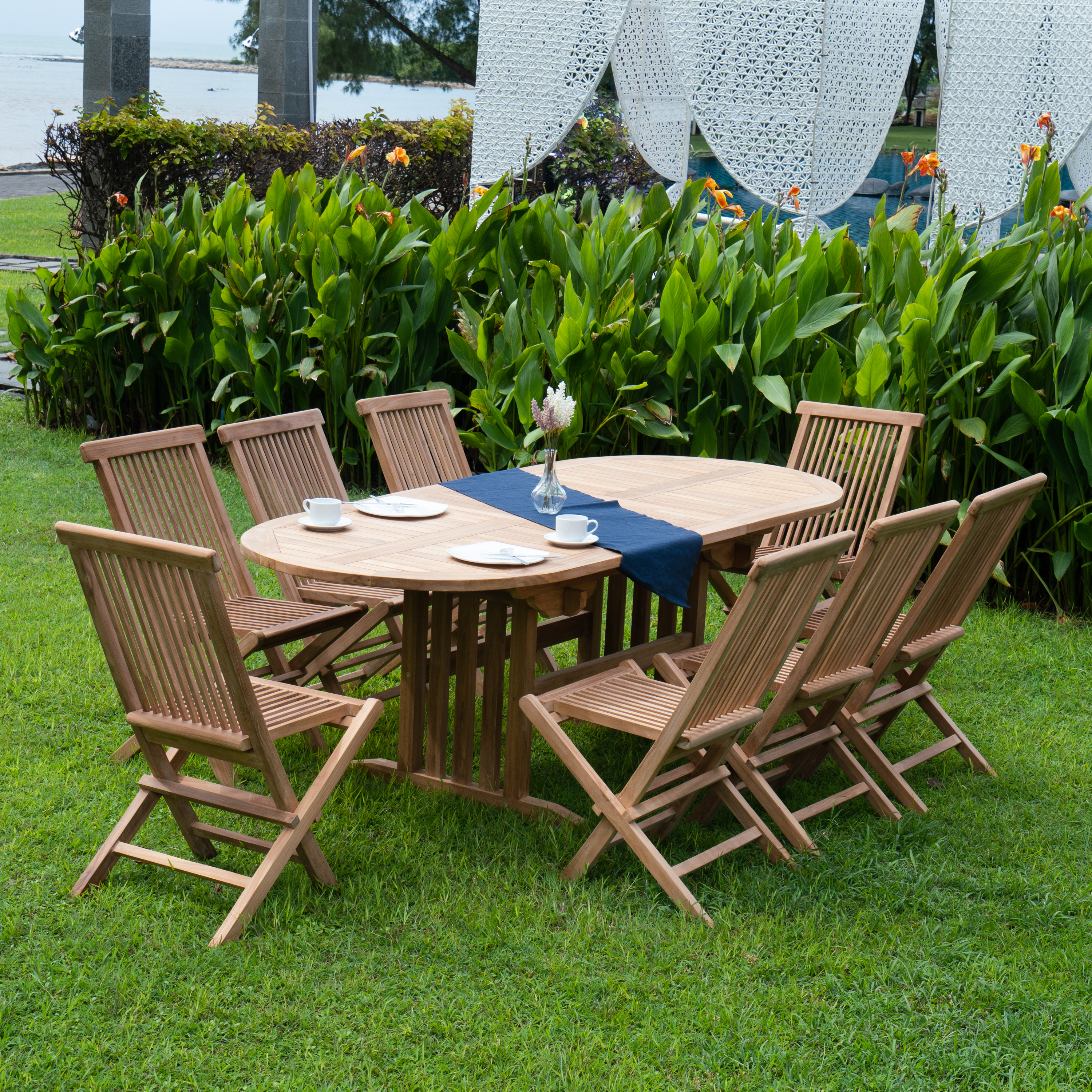 Teakgrupp; matbord med åtta stolar - Saltö Teakgrupp; matbord med åtta stolar - Saltö