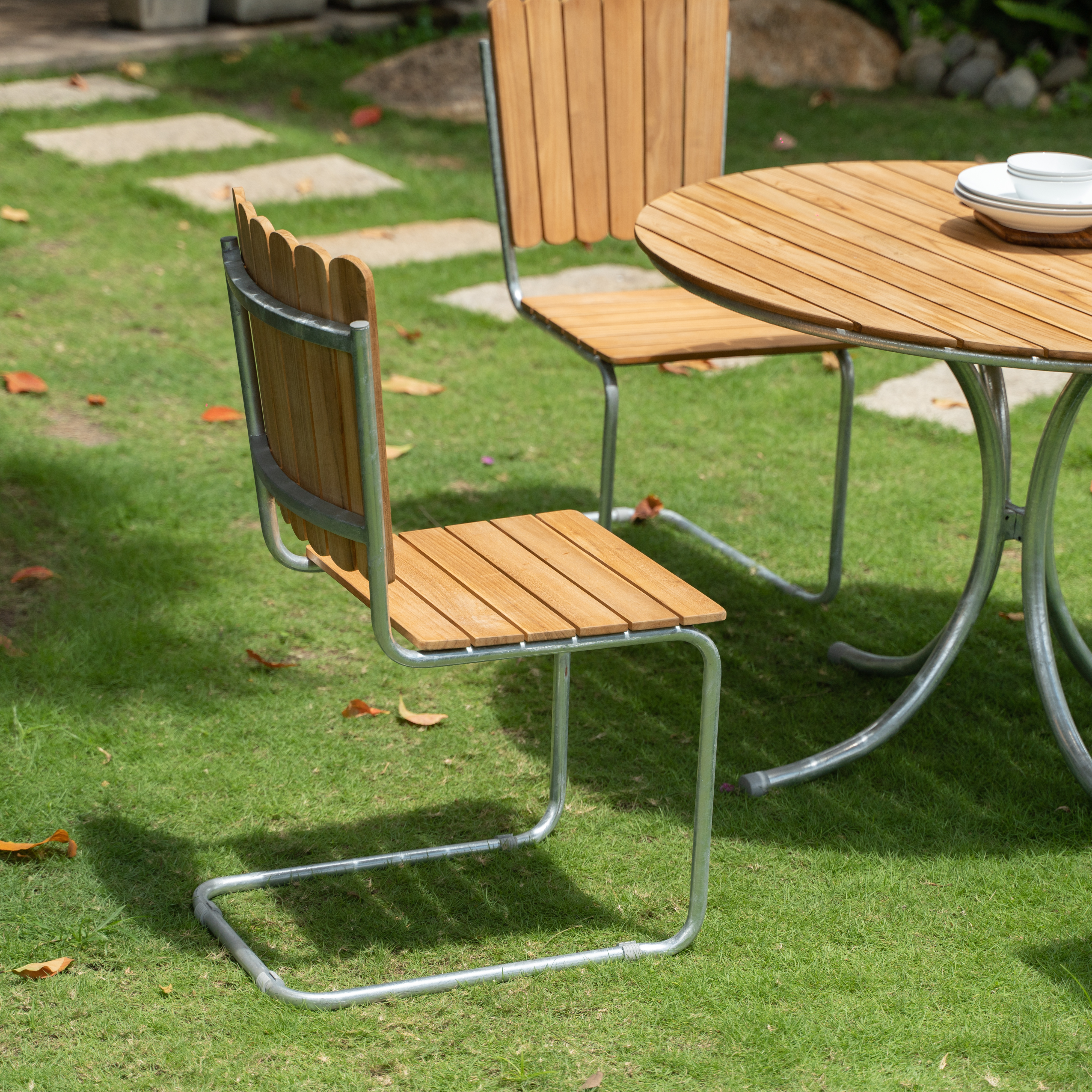 Teakstol med galvat stl, stapelbar - Mllan