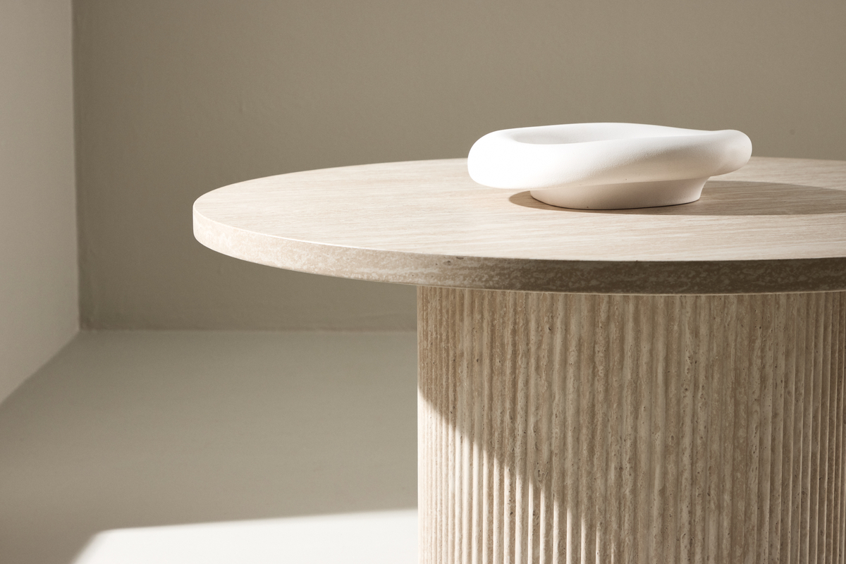 Härön soffbord Ø80 - Beige Travertin Härön soffbord Ø80 - Beige Travertin