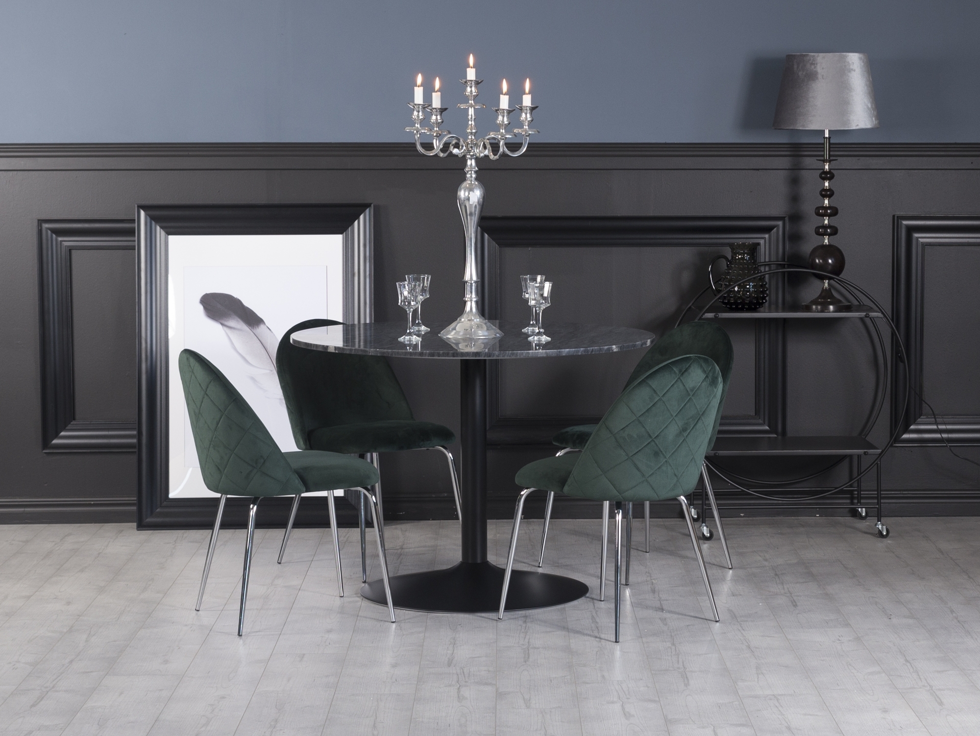 Plaza matgrupp, marmorbord med 4 st Plaza sammetsstolar - Grön/Grå/Svart Plaza matgrupp, marmorbord med 4 st Plaza sammetsstolar - Grön/Grå/Svart