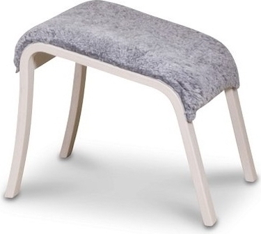 Frank fotpall i fårskinn scandinavian grey - Vitpigmenterad bok Frank fotpall i fårskinn scandinavian grey - Vitpigmenterad bok