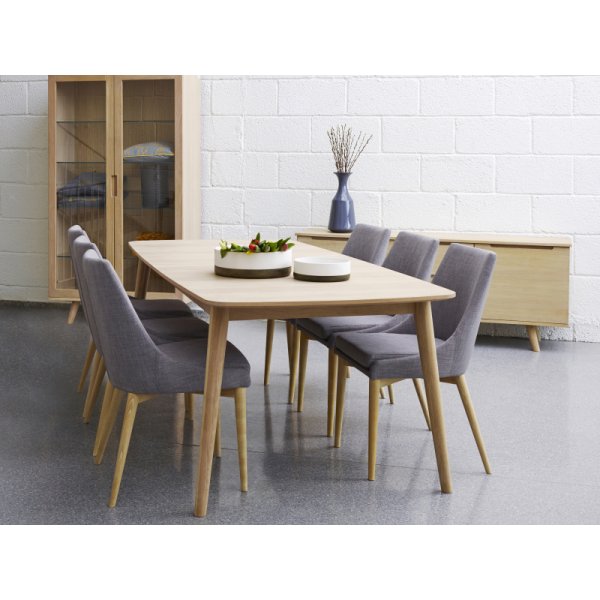 Nordli skänk - Vitoljad ek Nordli skänk - Vitoljad ek