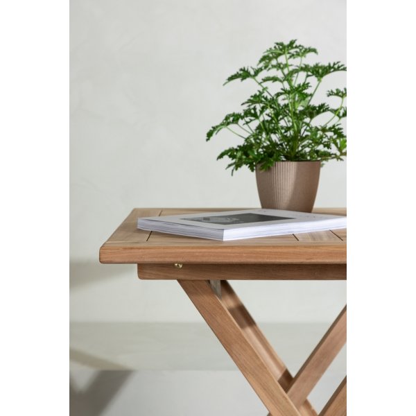 Kenya matbord 70 x 70 cm - Teak Kenya matbord 70 x 70 cm - Teak