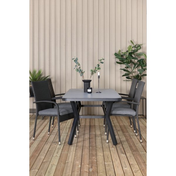 Virya utematgrupp med 4 st Anna stolar - Svart/Grå Virya utematgrupp med 4 st Anna stolar - Svart/Grå