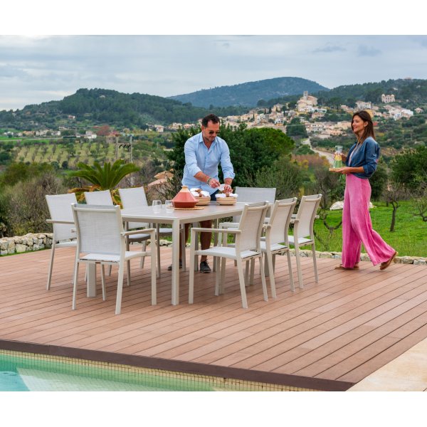 Urbanite eetgroep met eettafel 207 cm en 8 stapelbare eetkamerstoelen - Beige Urbanite eetgroep met eettafel 207 cm en 8 stapelbare eetkamerstoelen - Beige