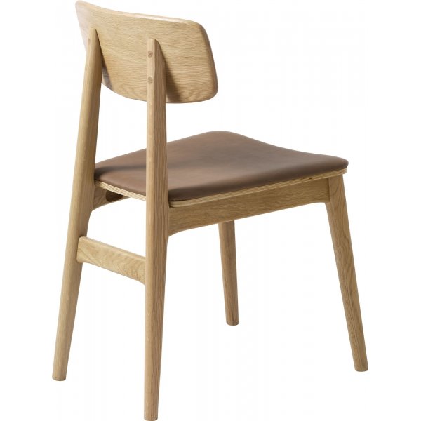 Kleppen stol i oljad ek med brun sits