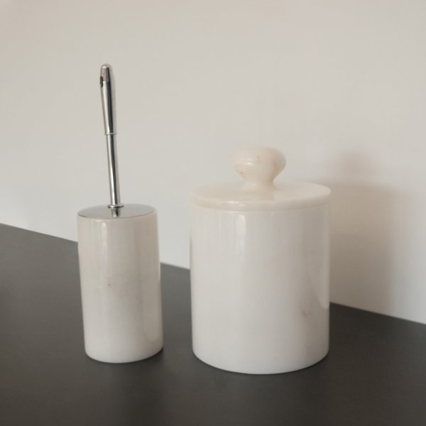 Badrumsset i vit Thassosmarmor med 7 delar