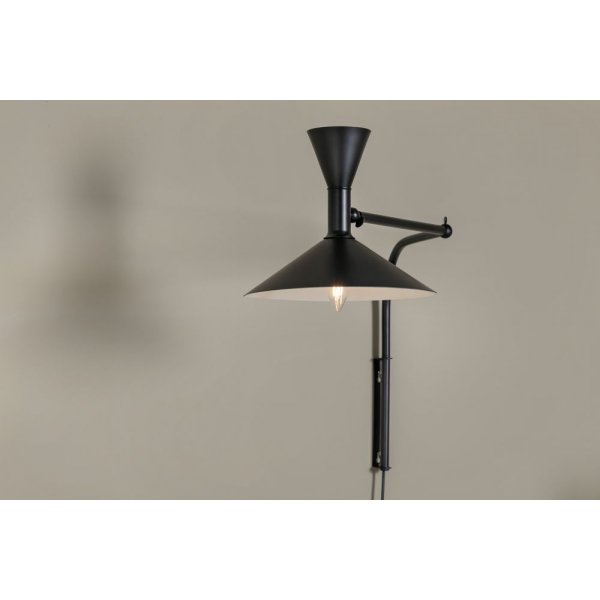 Strängnäs vägglampa - Svart Strängnäs vägglampa - Svart