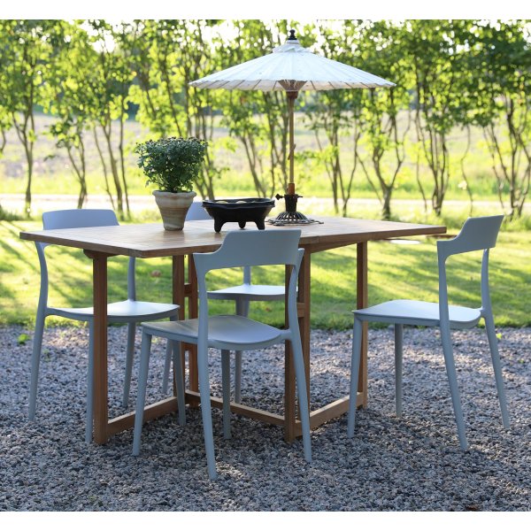 Matgrupp Salt� teak: Slagbord i teak inklusive 4 st Abbe stolar