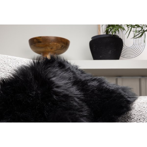 Katy fäll 60 x 90 cm - Svart fuskpäls Katy fäll 60 x 90 cm - Svart fuskpäls