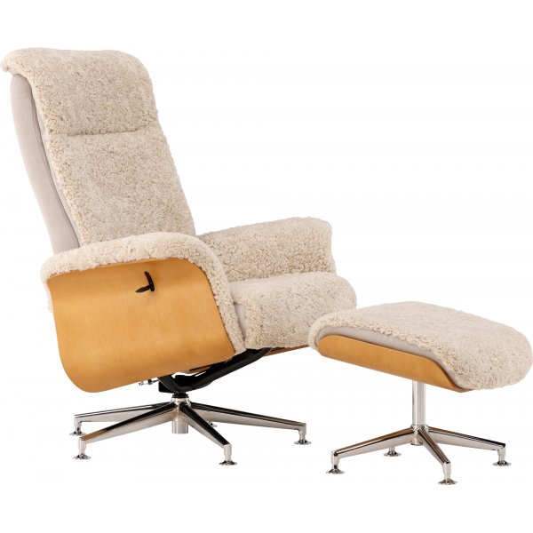 Ulla fåtölj med fotpall i fårskinn - Beige / Ek / Krom + Textilrengöring för möbler Ulla fåtölj med fotpall i fårskinn - Beige / Ek / Krom + Textilrengöring för möbler