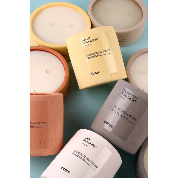 Bougie parfumée Watch Me Burn haute - Beige Bougie parfumée Watch Me Burn haute - Beige