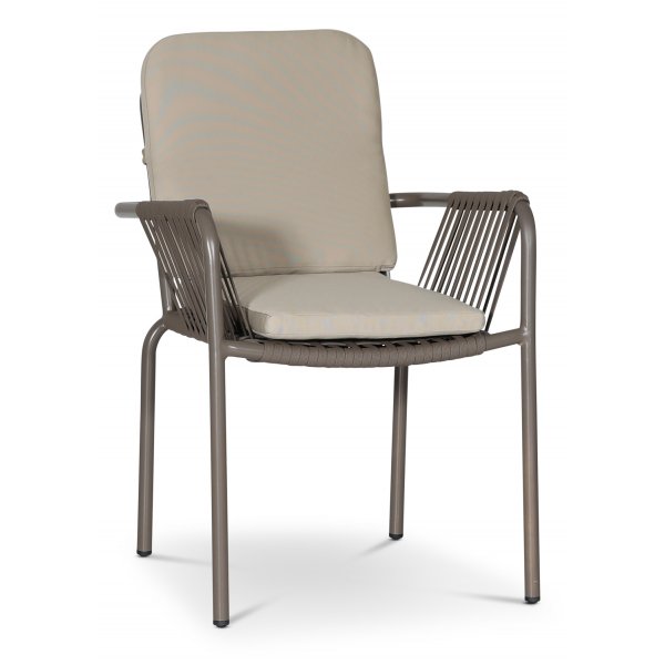 Stapelbar utestol grå med beige dyna Stapelbar utestol grå med beige dyna