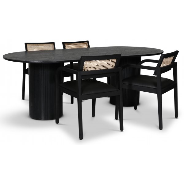 Sikn�s svart karmstol med rotting