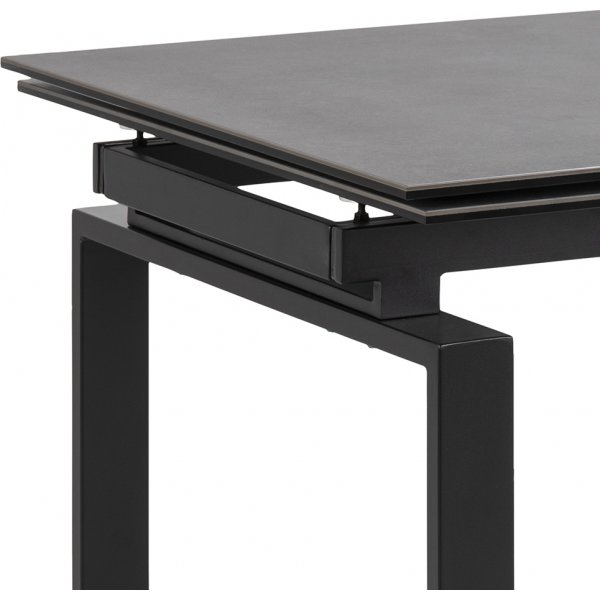 Huddersfield matbord 120-200 cm - Svart Huddersfield matbord 120-200 cm - Svart