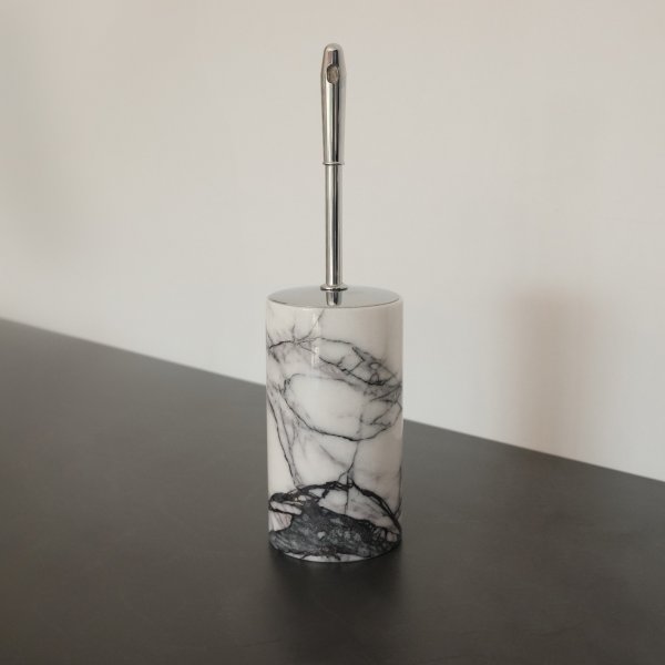 Badrumsset i vit marmor från Sicilien med 7 delar Badrumsset i vit marmor från Sicilien med 7 delar