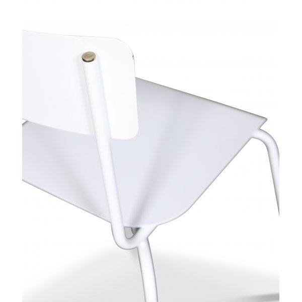 Revel vit matstol stapelbar + Möbeltassar Revel vit matstol stapelbar + Möbeltassar
