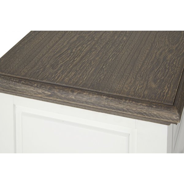 Malou högbyrå med förvaring - Vit/brungrå + Möbeltassar Malou högbyrå med förvaring - Vit/brungrå + Möbeltassar