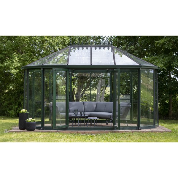 Halmstad utegrupp med satsbord Halmstad utegrupp med satsbord