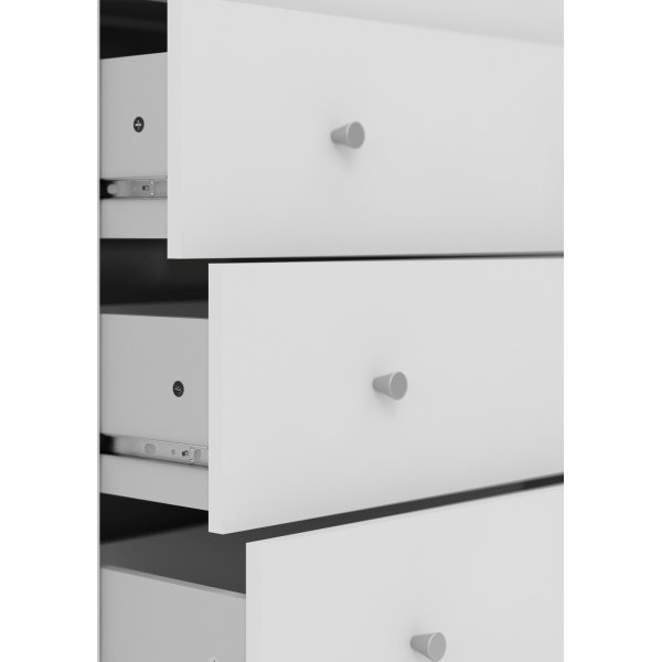 May vit byrå med 5 lådor May vit byrå med 5 lådor