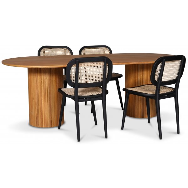 Nova ovalt matbord i oljad ek 215x100 cm