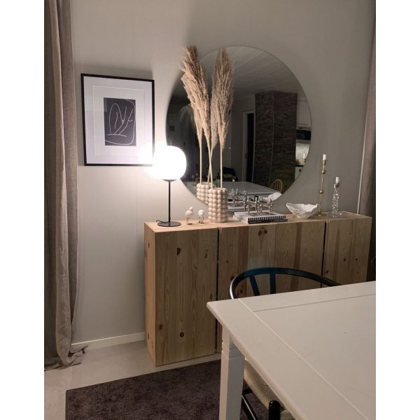 Rille bordslampa - Svart/opalvit