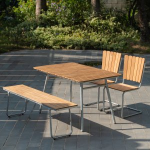 Möllan utegrupp i teak: 2 st stolar med bänk och matbord 120x80 cm Möllan utegrupp i teak: 2 st stolar med bänk och matbord 120x80 cm