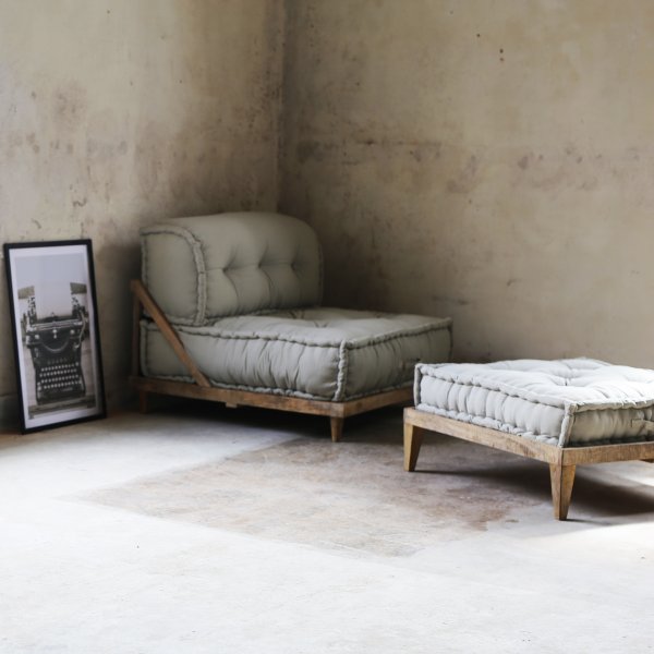 Heriya grå fotpall Heriya grå fotpall