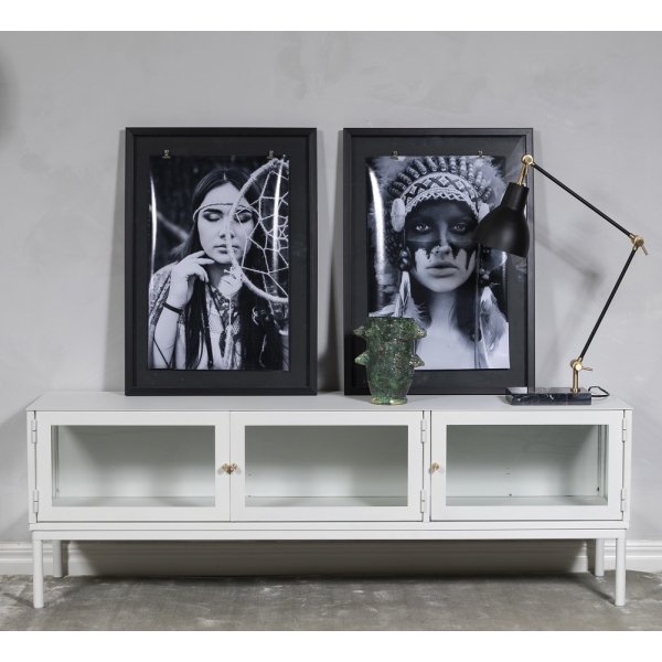 Revel vit TV-bänk 150 cm bred Revel vit TV-bänk 150 cm bred