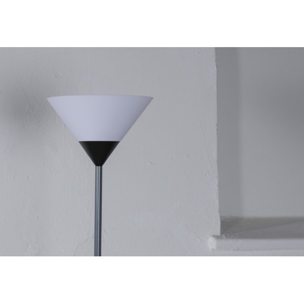 Batang golvlampa - Mrkgr