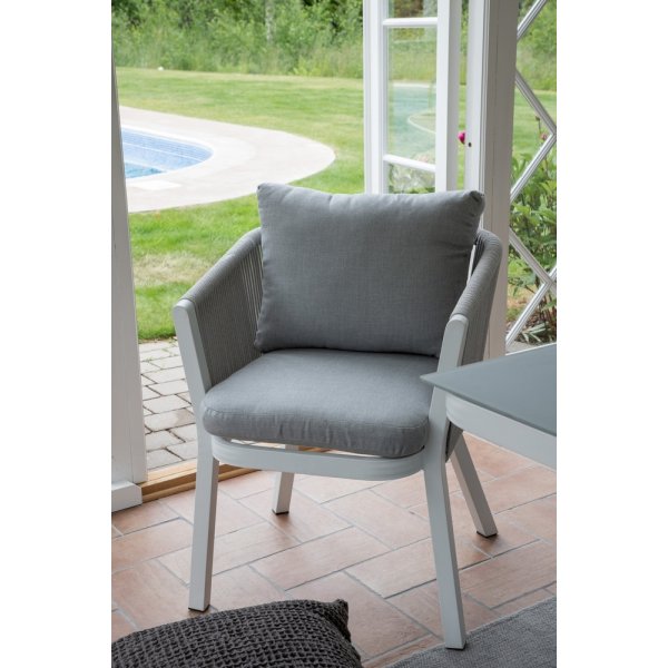 Virya utematgrupp med 4 st Virya stolar - Grå/Vit Virya utematgrupp med 4 st Virya stolar - Grå/Vit