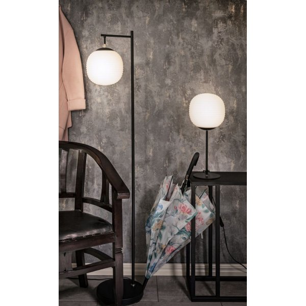 Rille golvlampa - Svart/opalvit Rille golvlampa - Svart/opalvit