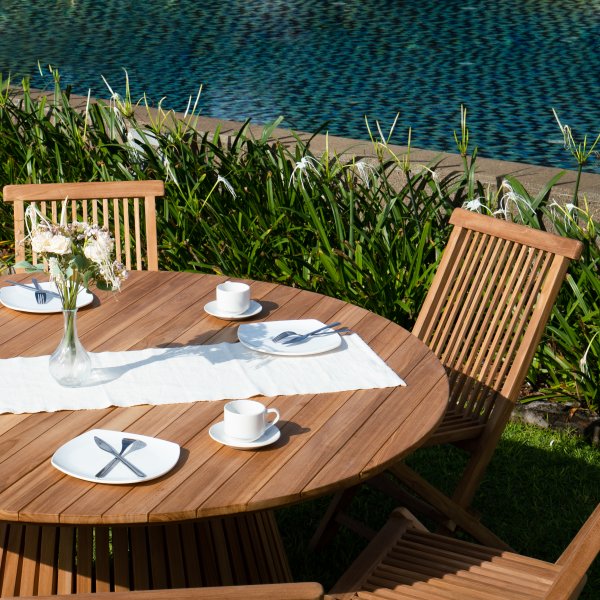 Groupe de repas d\\\'extérieur Saltö autour d\\\'une table Ø150 cm avec 6 chaises de repas - Teck + Nettoyage textile pour meubles Groupe de repas d\\\'extérieur Saltö autour d\\\'une table Ø150 cm avec 6 chaises de repas - Teck + Nettoyage textile pour meubles