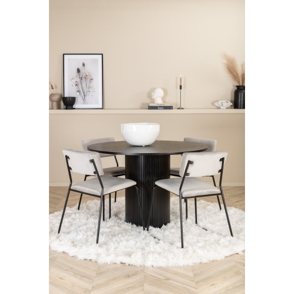 Bianca Matgrupp runt svart matbord med 4 st Kenth grå stolar Bianca Matgrupp runt svart matbord med 4 st Kenth grå stolar