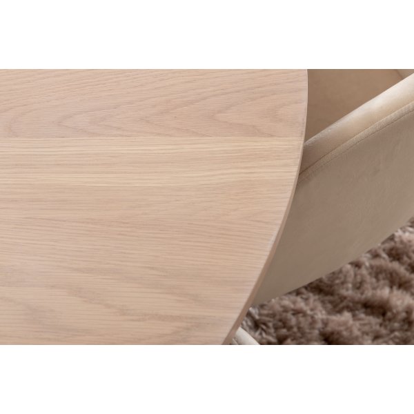 Bianca Matgrupp runt vitputsat matbord med 4 st Berit beige stolar Bianca Matgrupp runt vitputsat matbord med 4 st Berit beige stolar